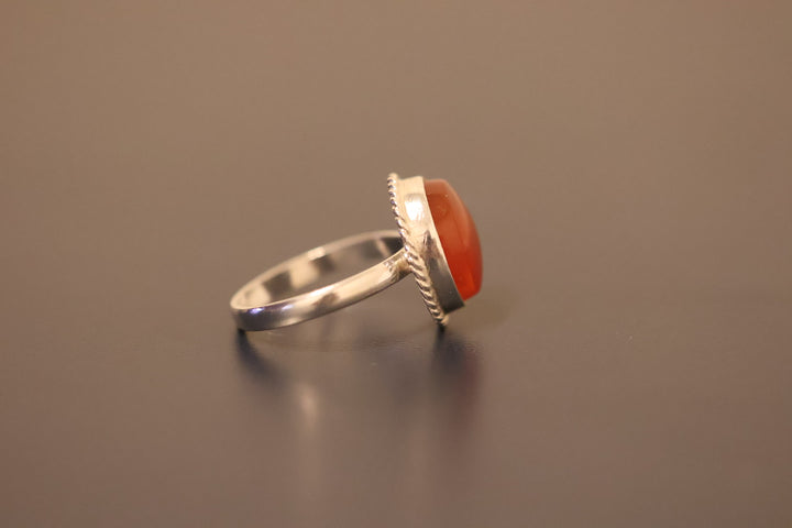 Yemeni Aqeeq Minimalist Style Sterling Silver Ring