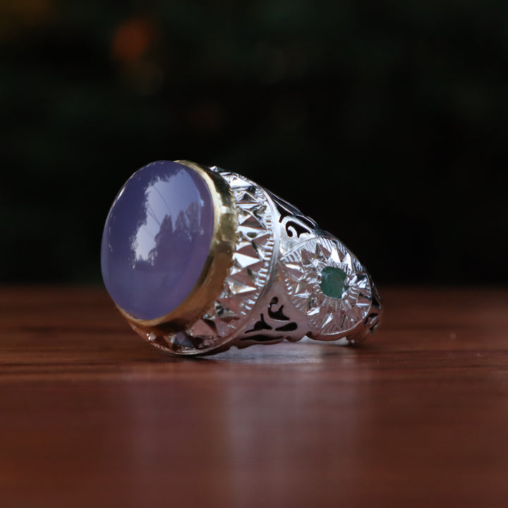 Guardian's Embrace Yemeni Aqeeq & Emerald Sterling Silver Ring