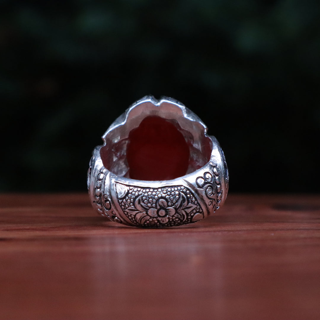 Enchanting Red Yemeni Aqeeq Ring